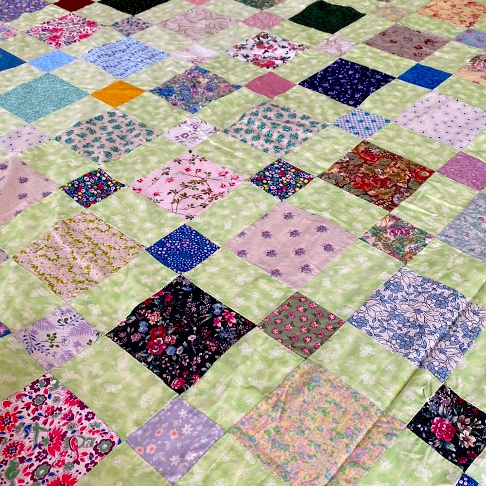 Beautiful light green quilt TOP - hand made - Picture 3 of 10
